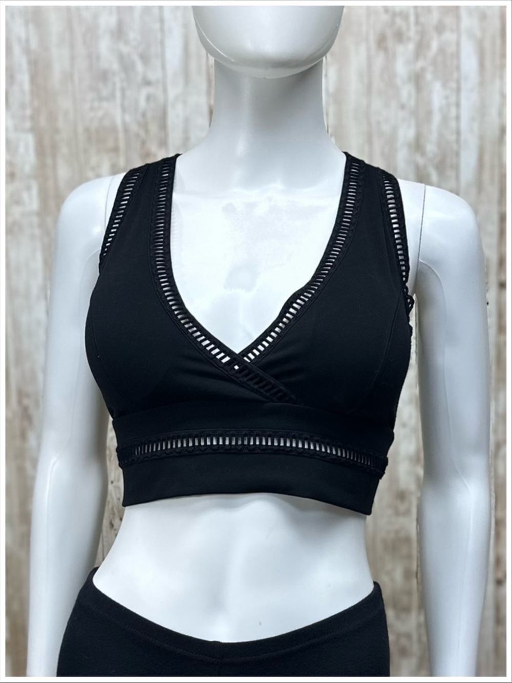 WISKII Horizon Open Back Sports Bra in Black ~ Size M ~ Item #X12